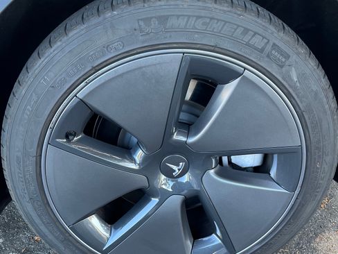 Used 2023 Tesla Model 3 Standard Range image 15