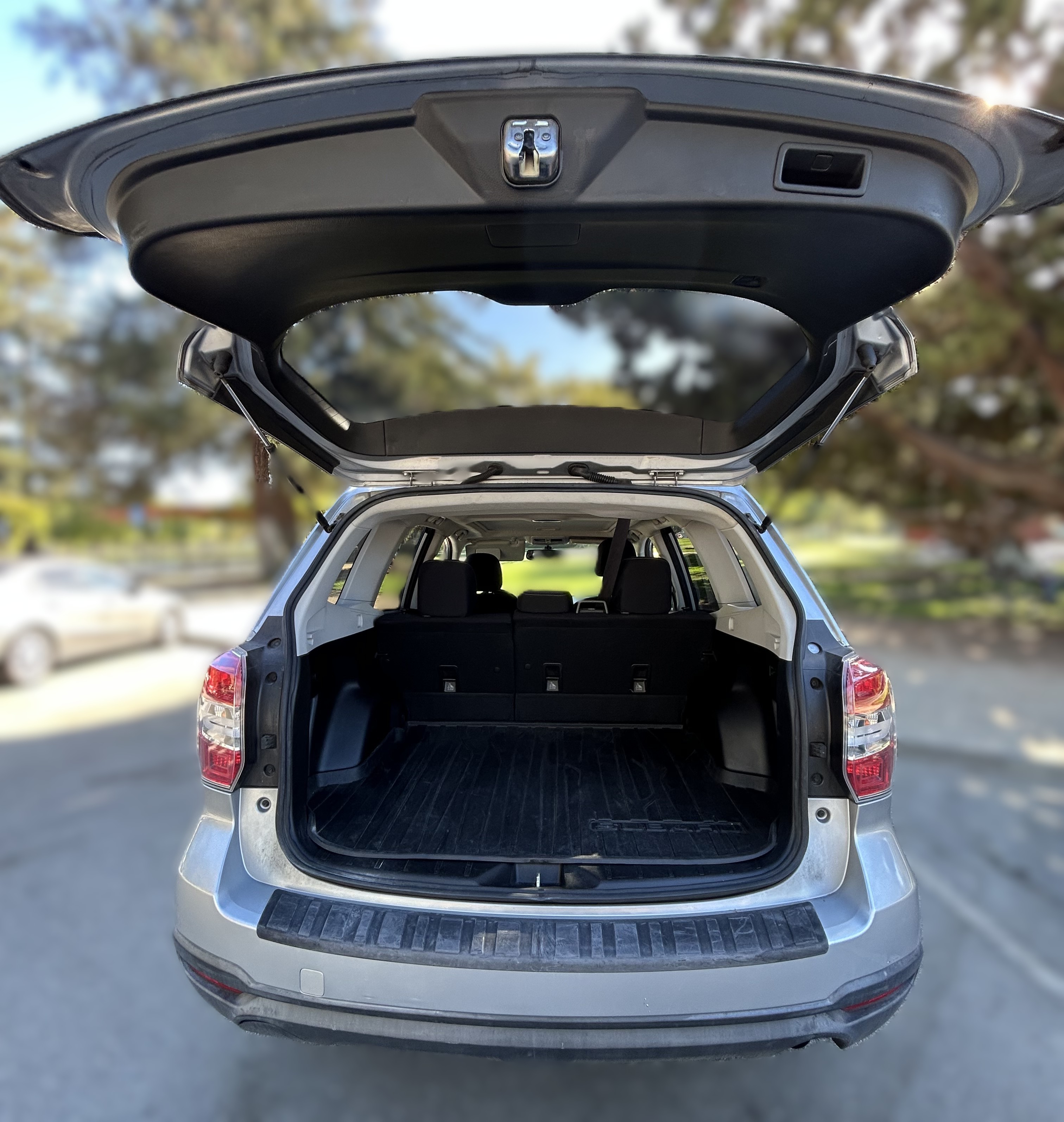 Used 2014 Subaru Forester 2.5i Premium w/ All-Weather Package AWD/4WD image 14