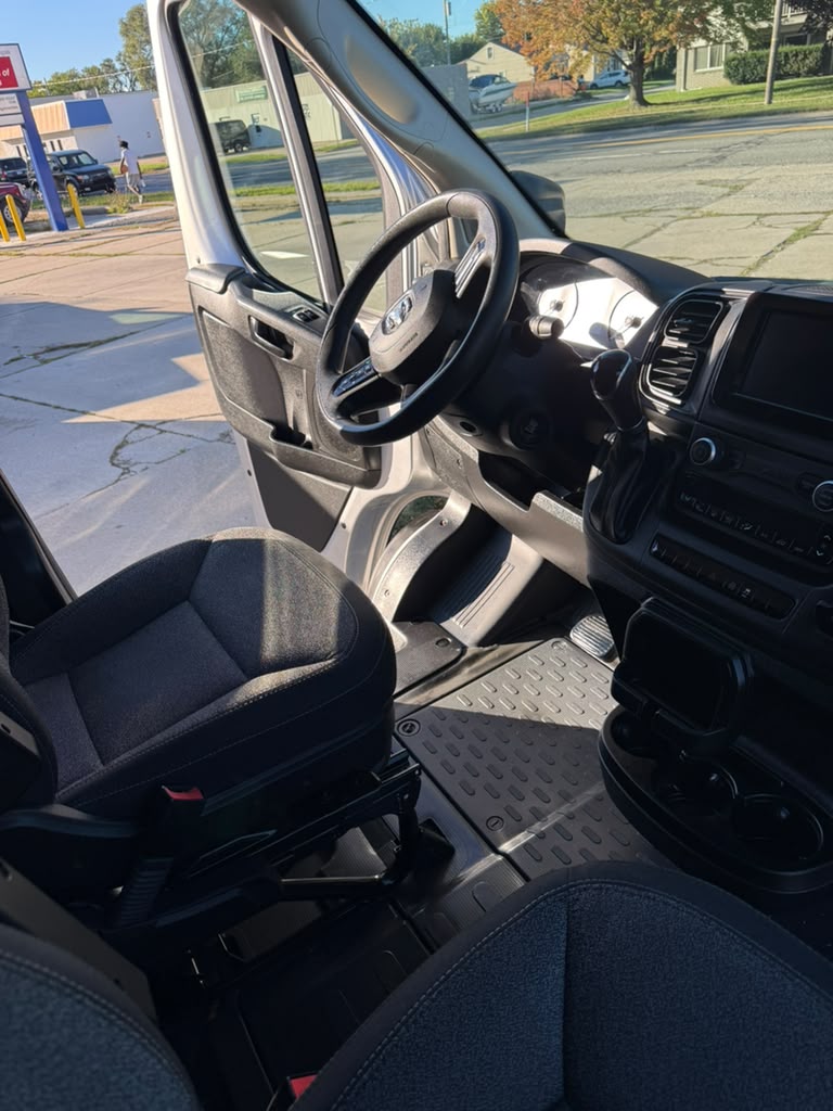 Used 2023 RAM ProMaster 3500 FWD image 14