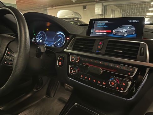 Used 2018 BMW 330i Gran Turismo xDrive image 19