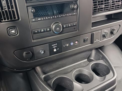 Used 2018 Chevrolet Express 2500 w/ Driver Convenience Package image 18