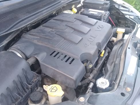 Used 2010 Chrysler Town & Country Limited w/ Safety Sphere Group image 15