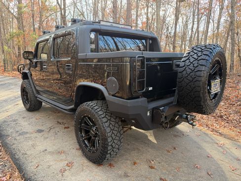 Used 2005 HUMMER H2 SUT w/ Preferred Equipment Group image 5