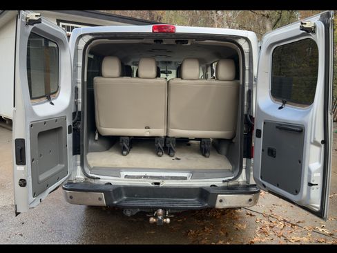 Used 2019 Nissan NV 3500 SL image 11