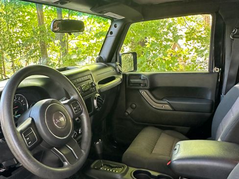 Used 2011 Jeep Wrangler Sport image 2