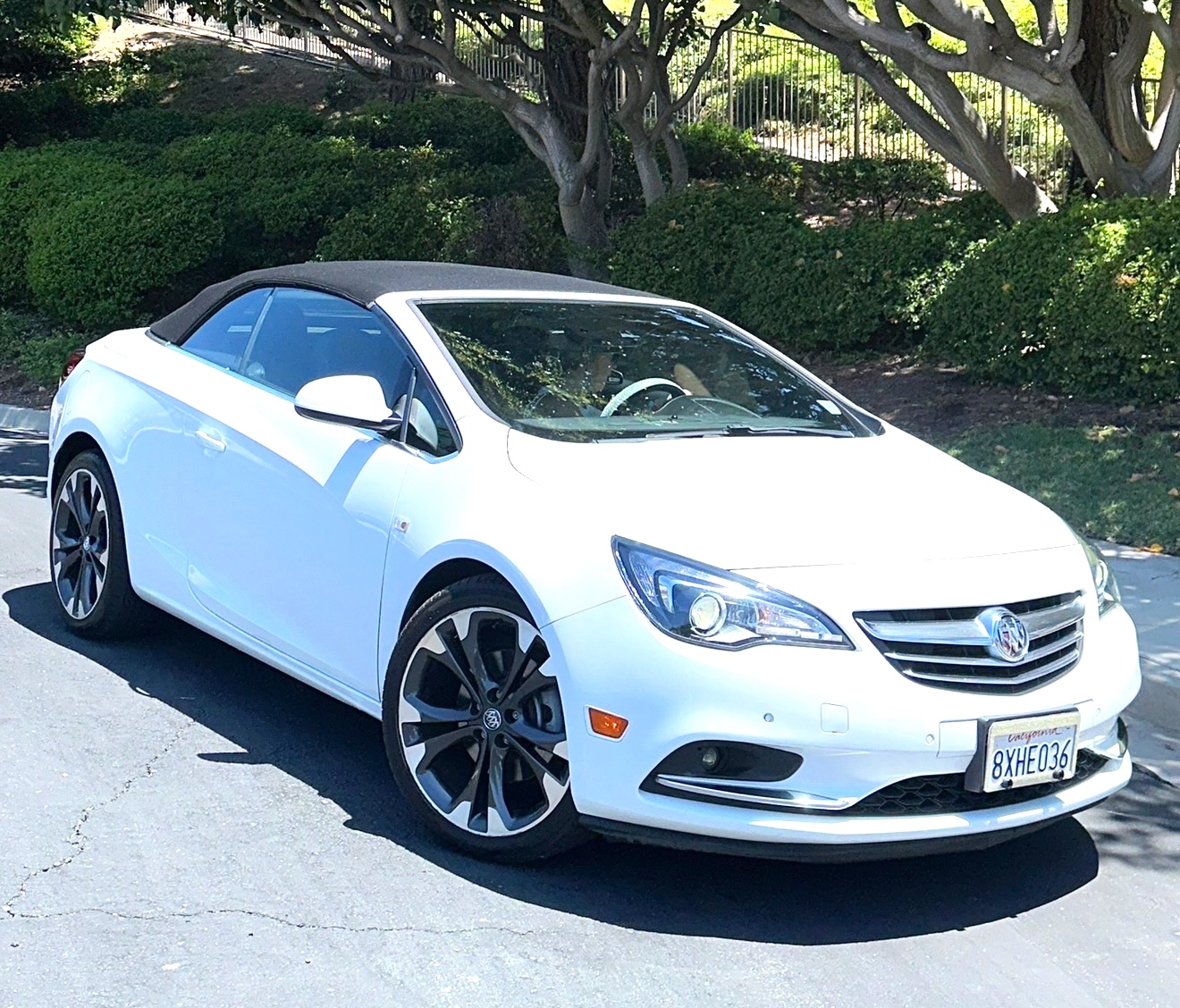Used 2019 Buick Cascada Premium FWD image 1