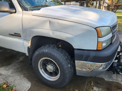 Used 2005 Chevrolet Silverado 2500 W/T w/ Heavy-Duty Power Package image 16