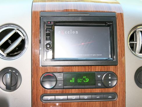 Used 2004 Ford F150 Lariat image 26