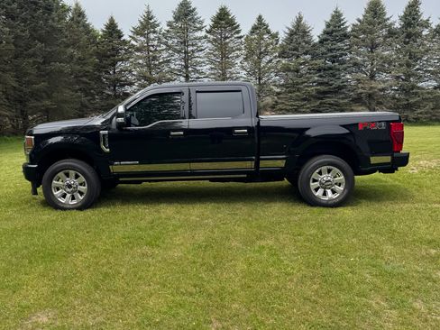 Used 2022 Ford F350 Platinum w/ FX4 Off-Road Package AWD/4WD image 4