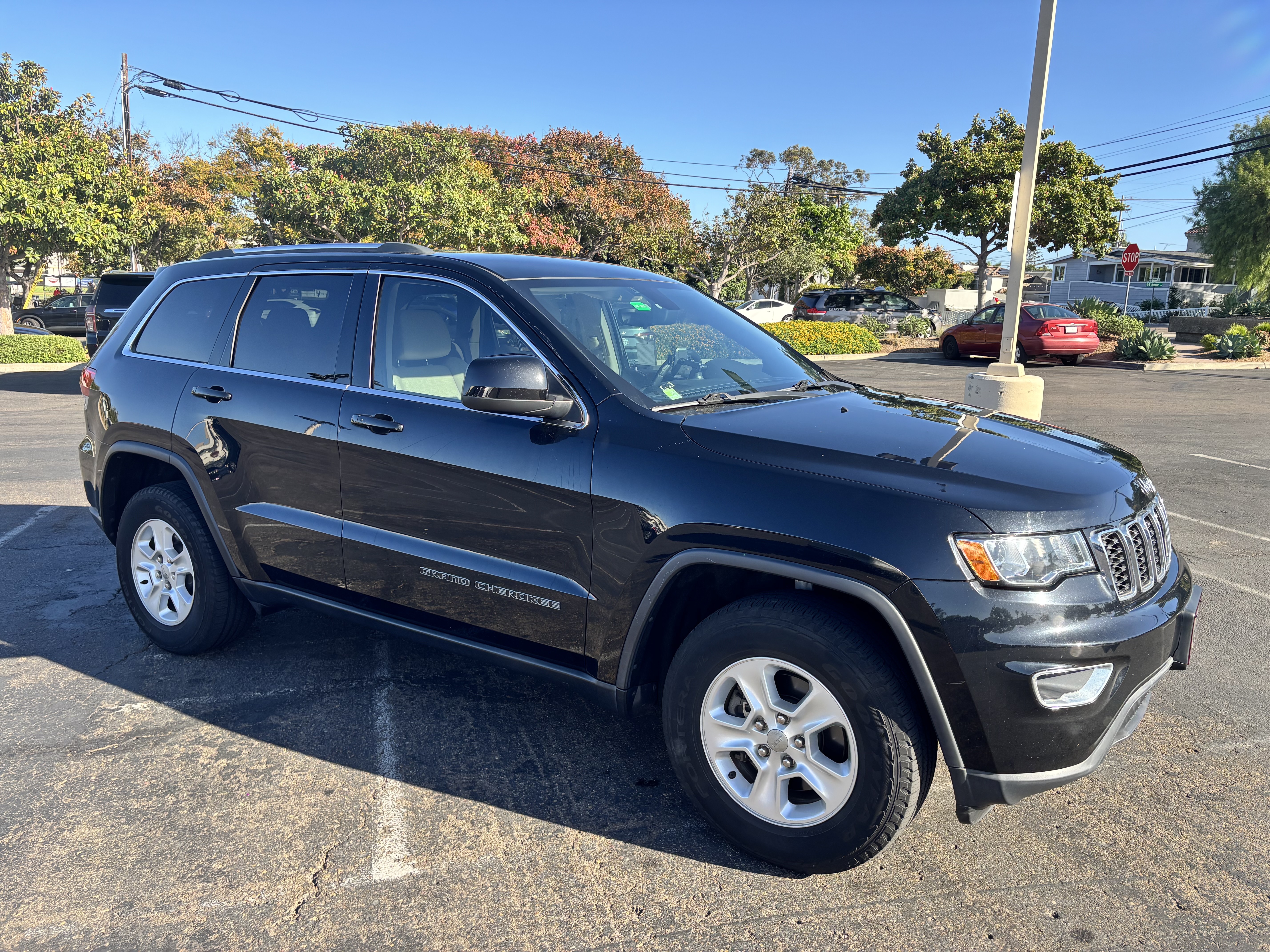Used 2017 Jeep Grand Cherokee Laredo w/ Quick Order Package 2BE RWD image 6