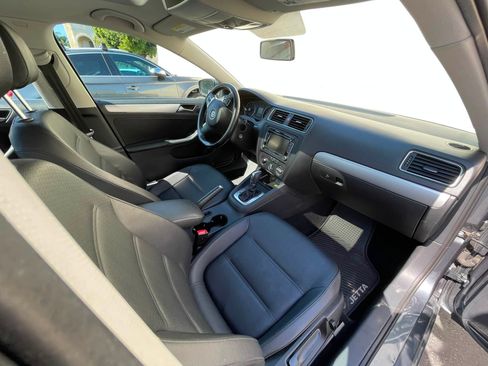 Used 2013 Volkswagen Jetta SE FWD image 11
