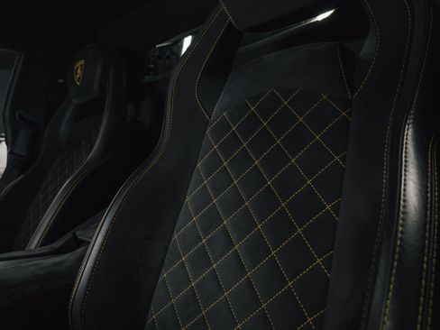 Used 2018 Lamborghini Aventador S image 26