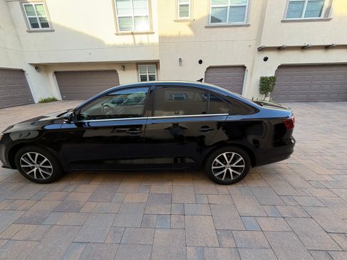 Used 2017 Volkswagen Jetta SE image 6
