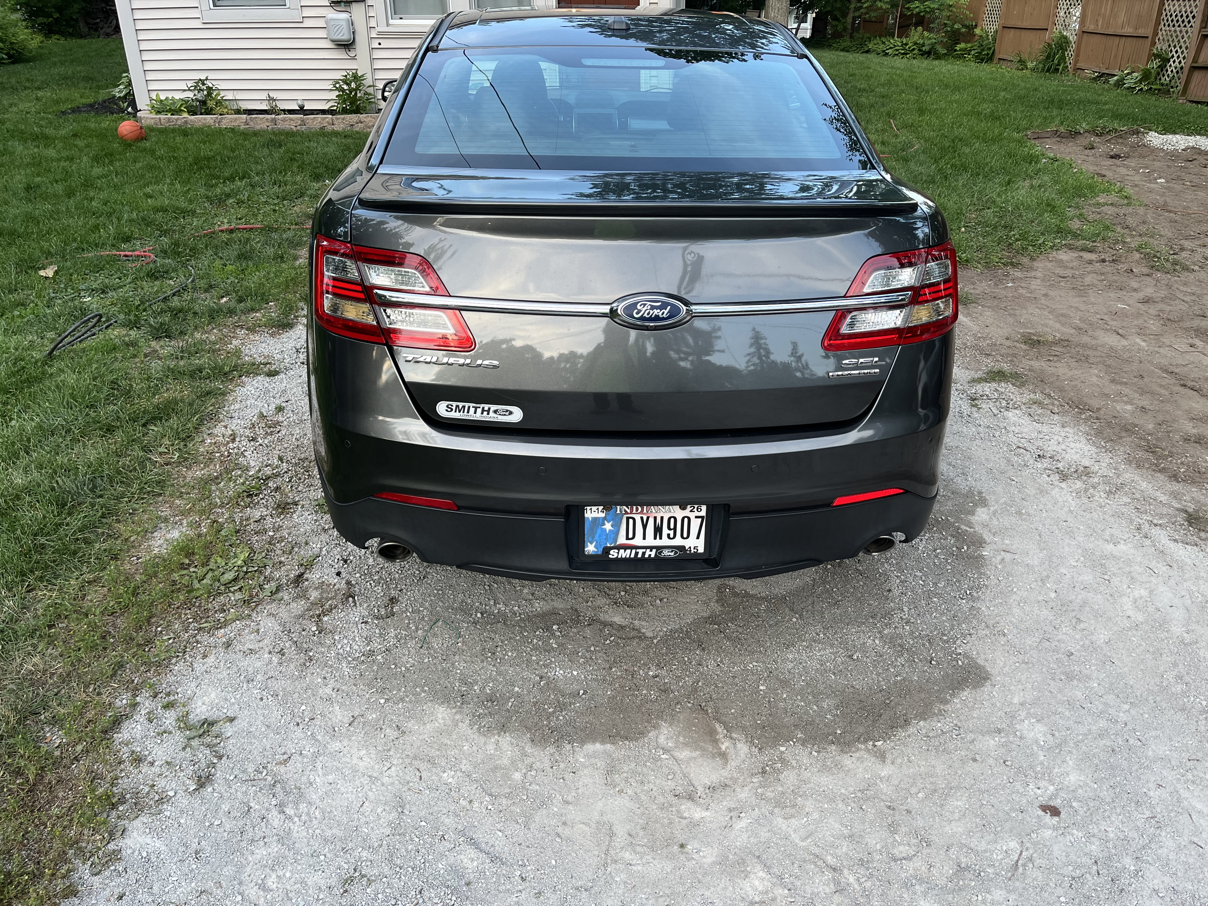 Used 2018 Ford Taurus SEL w/ Equipment Group 201A FWD image 9