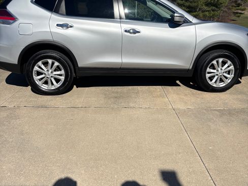 Used 2016 Nissan Rogue SV image 9