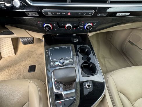 Used 2018 Audi Q7 3.0T Premium Plus w/ Premium Plus Package image 12