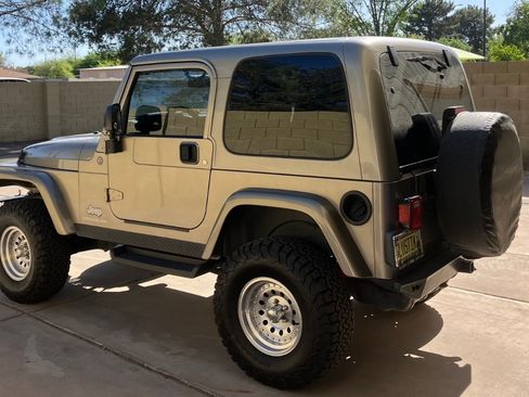 Used 2004 Jeep Wrangler X w/ Convenience Group AWD/4WD image 2
