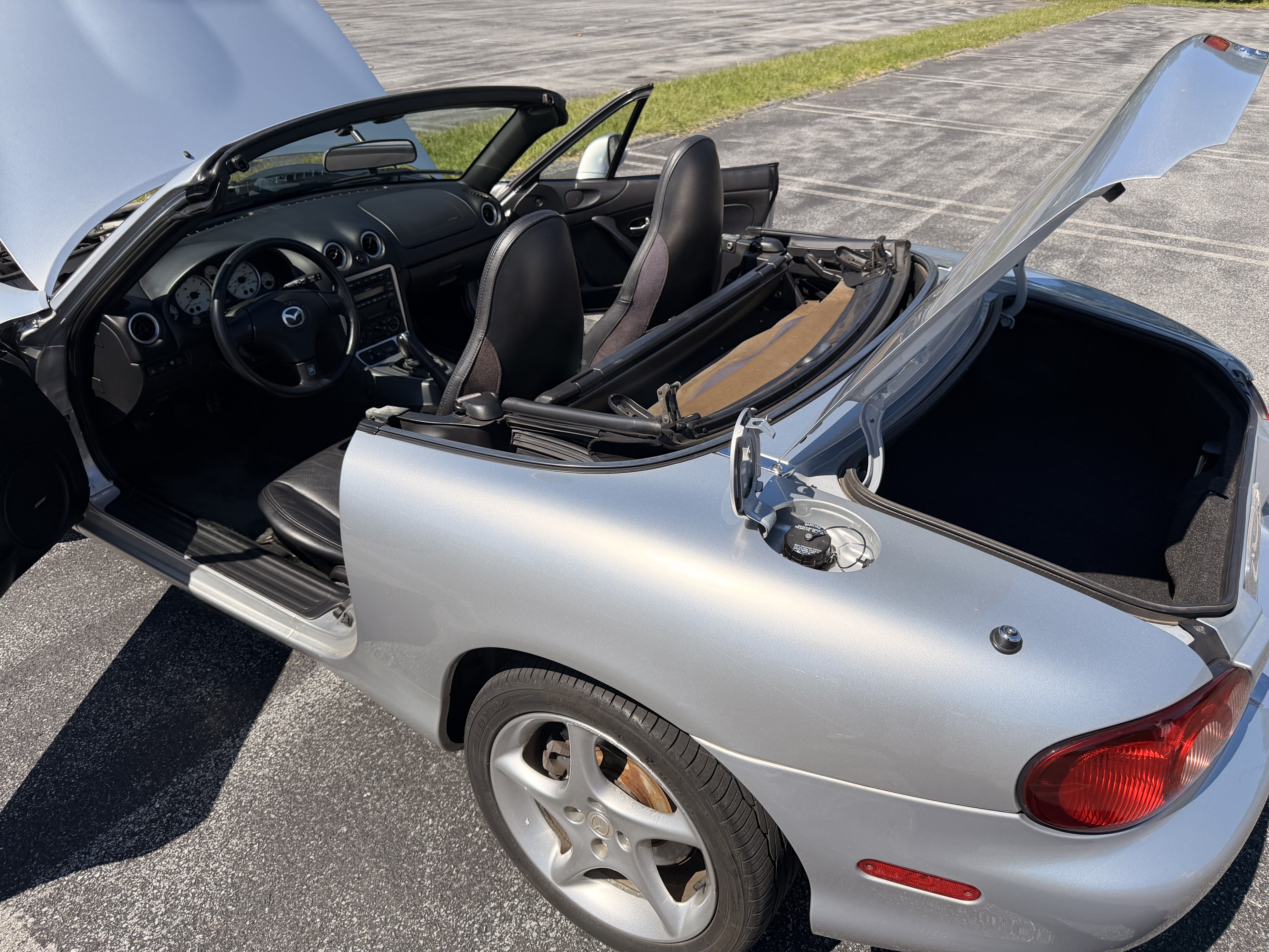 Used 2003 MAZDA MX-5 Miata LS RWD image 11