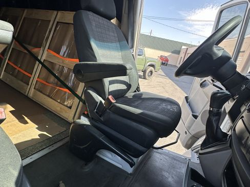Used 2014 Mercedes-Benz Sprinter 3500 image 17