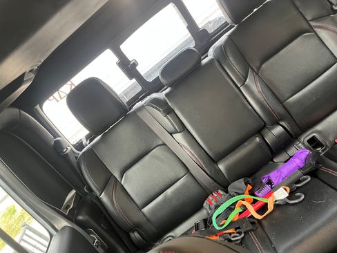 Used 2020 Jeep Gladiator Rubicon image 11