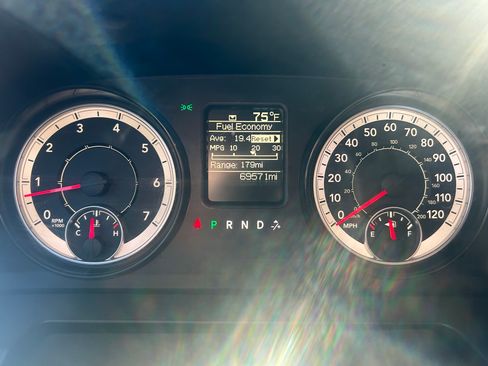 Used 2017 RAM 1500 Express image 17