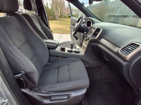 Used 2015 Jeep Grand Cherokee Laredo image 19