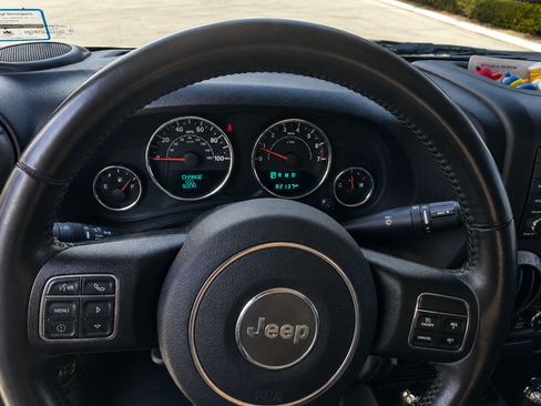 Used 2018 Jeep Wrangler Unlimited Sport S AWD/4WD image 10
