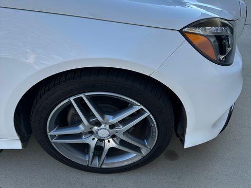 Used 2015 Mercedes-Benz E 400 Sedan image 9
