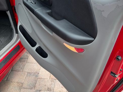 Used 2002 Ford F150 Lightning image 25