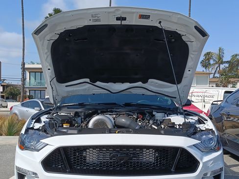 Used 2018 Ford Mustang GT w/ Equipment Group 301A RWD image 4