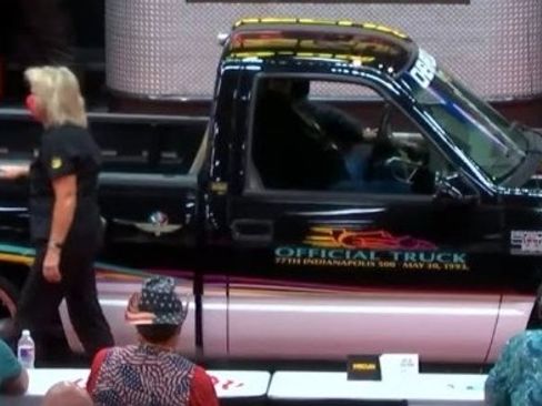 Used 1993 Chevrolet Silverado 1500 2WD Regular Cab image 1