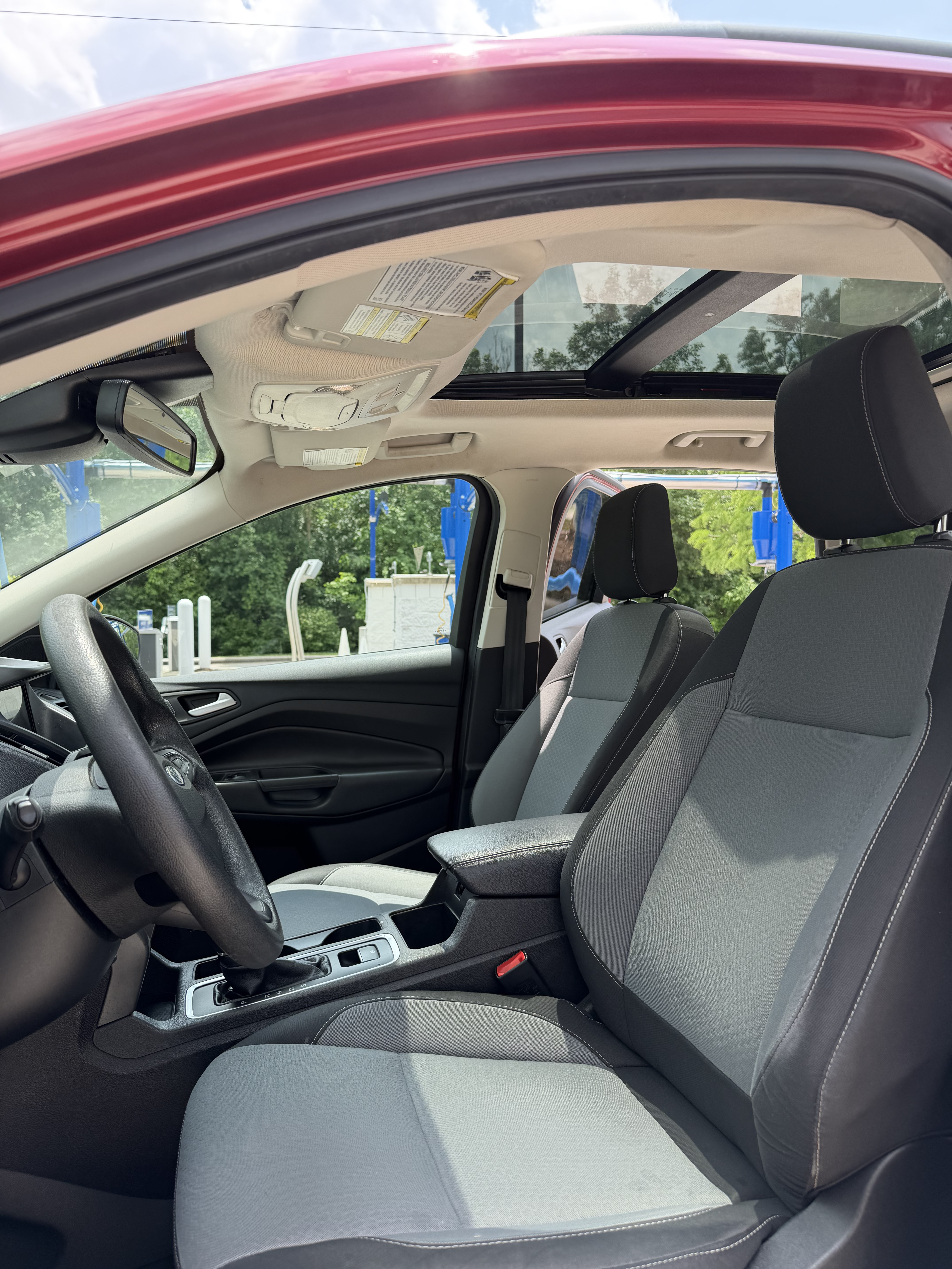 Used 2018 Ford Escape SE w/ Ford Safe & Smart Package AWD/4WD image 11