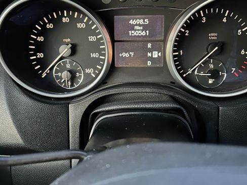 Used 2011 Mercedes-Benz ML 350 2WD image 2