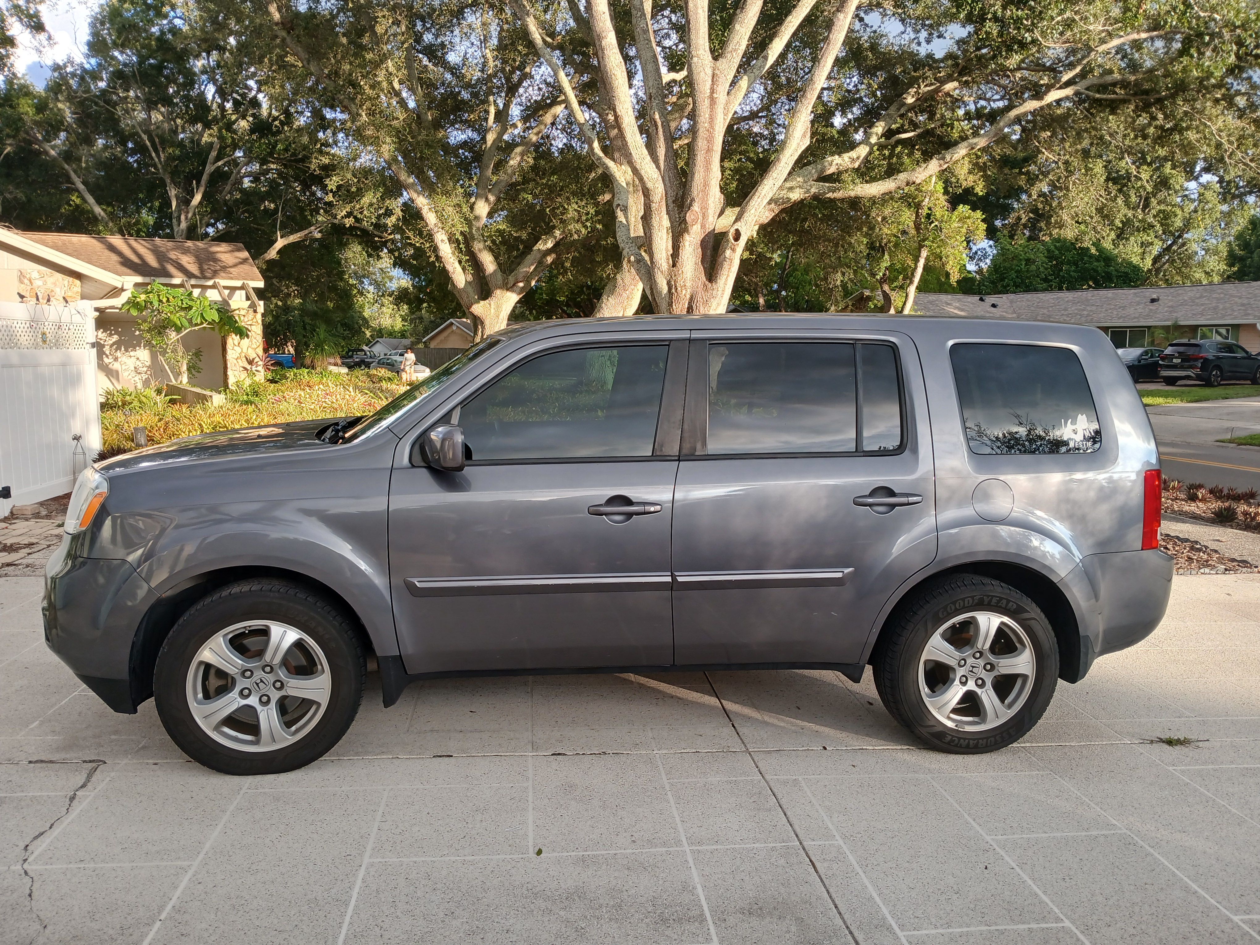 Used 2015 Honda Pilot EX image 2