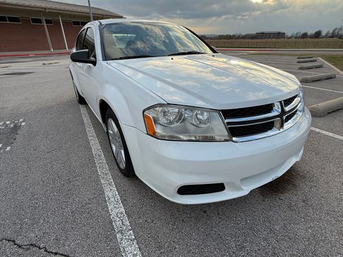 Used 2013 Dodge Avenger SE image 1