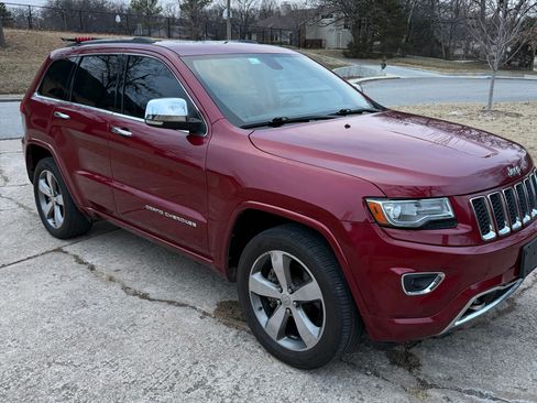 Used 2014 Jeep Grand Cherokee Overland image 4
