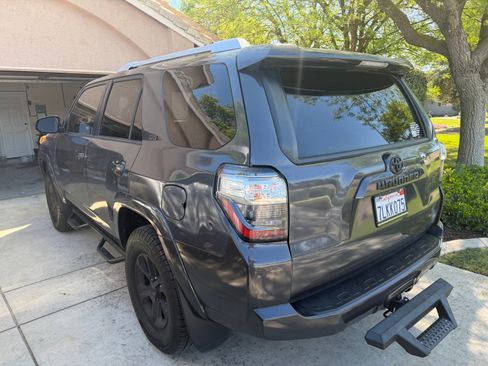 Used 2014 Toyota 4Runner SR5 image 1
