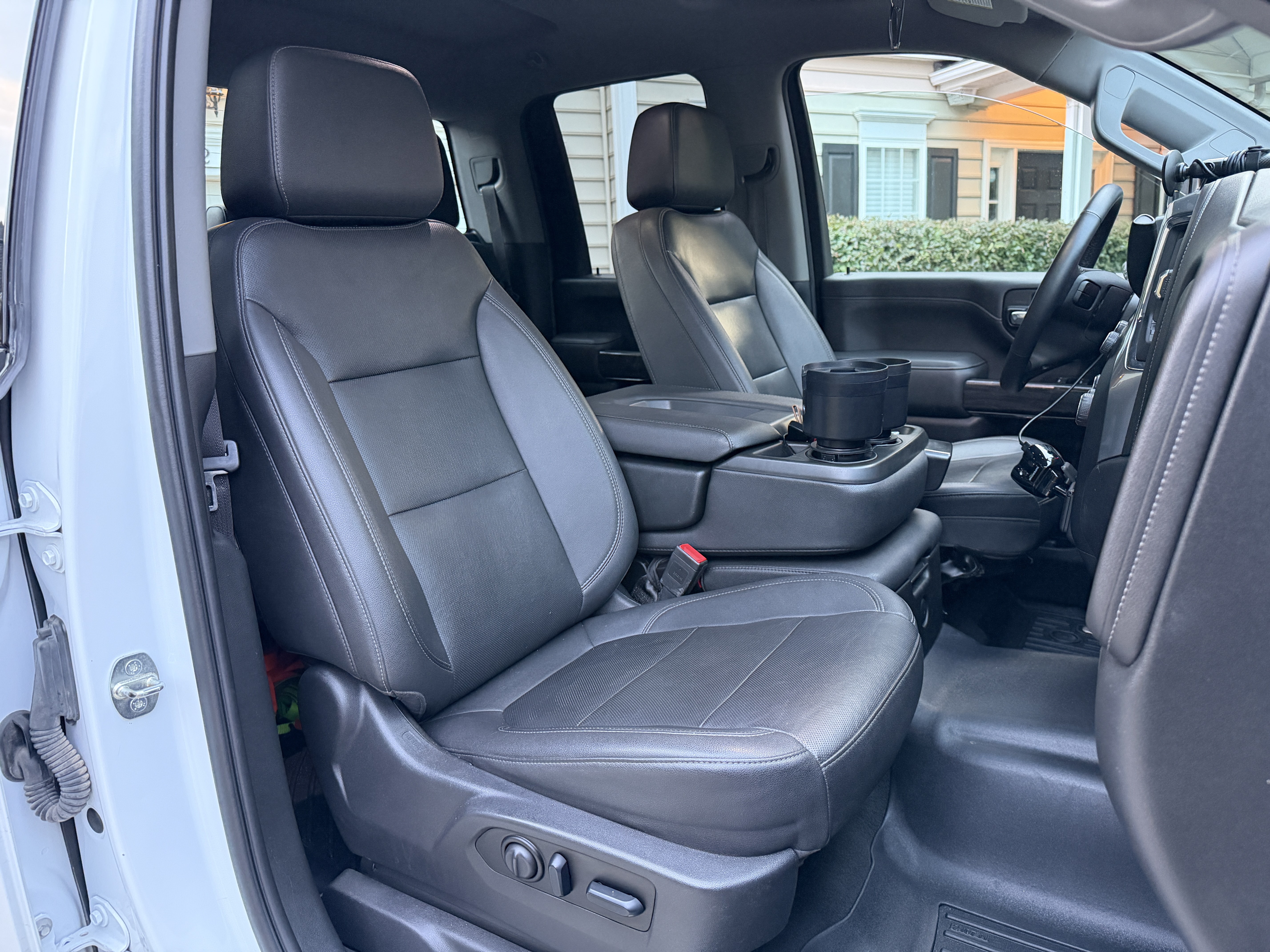 Used 2022 Chevrolet Silverado 2500 LTZ w/ Safety Package AWD/4WD image 18