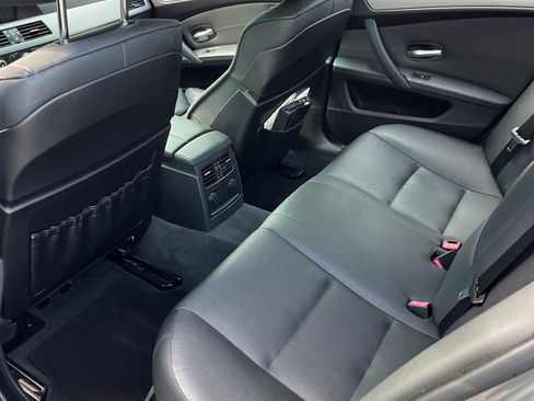 Used 2010 BMW 528i Sedan RWD image 2