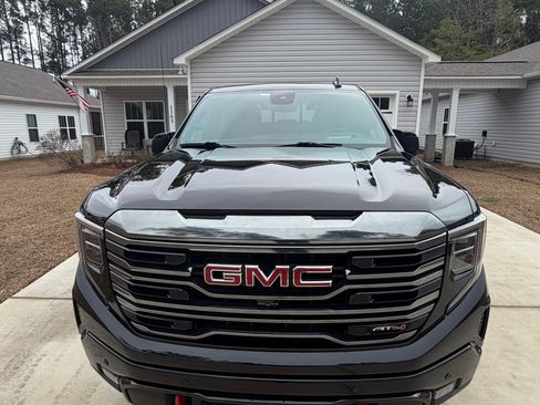 Used 2022 GMC Sierra 1500 AT4 image 2