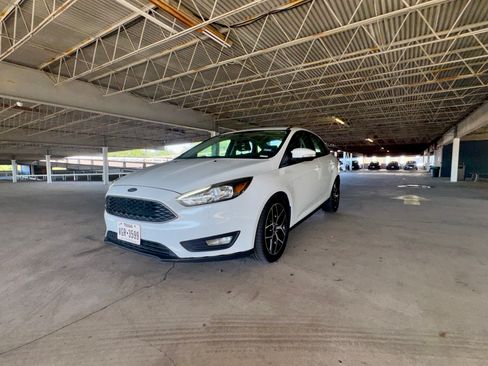 Used 2018 Ford Focus SEL FWD image 1