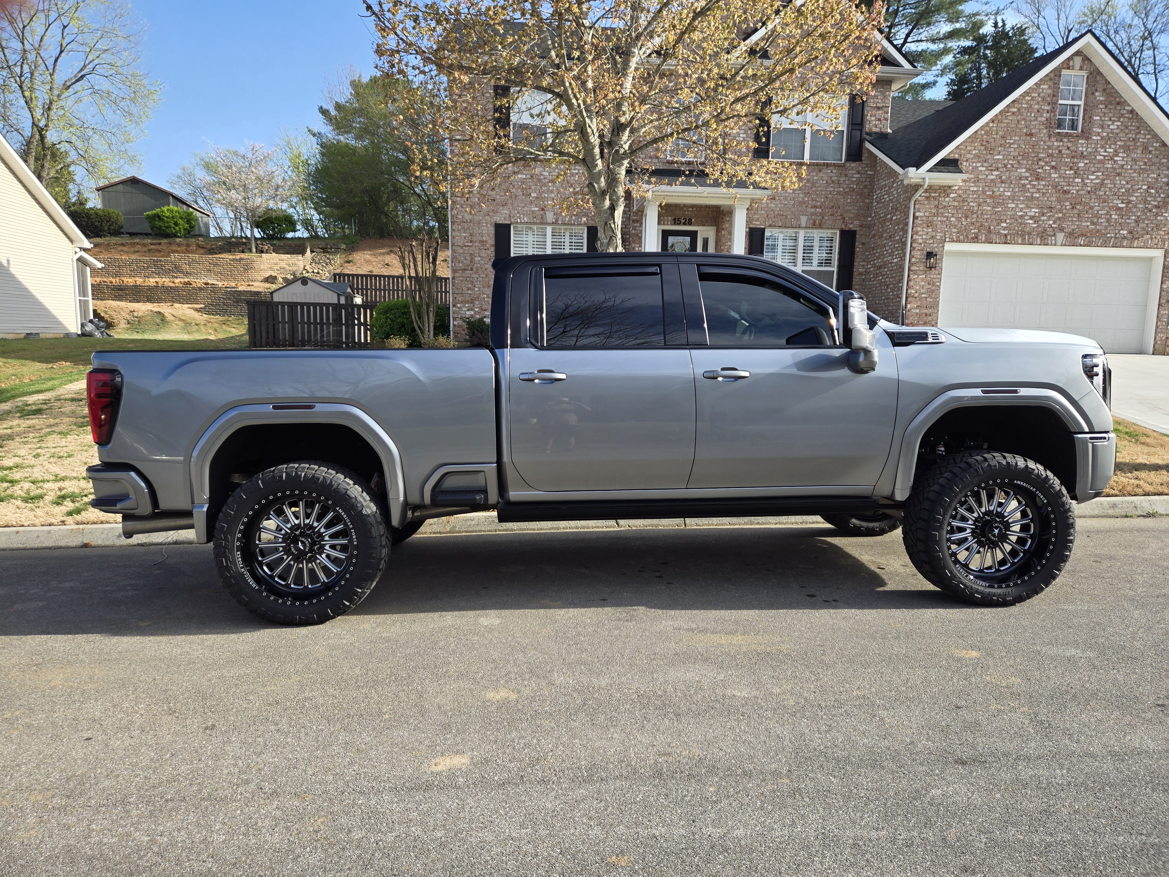 Used 2025 GMC Sierra 2500 Denali Ultimate AWD/4WD image 4