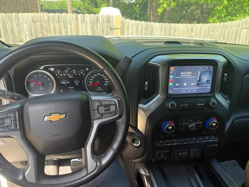 Used 2021 Chevrolet Silverado 1500 LTZ w/ LTZ Premium Package AWD/4WD image 12