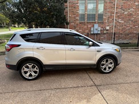 Used 2018 Ford Escape Titanium w/ Ford Safe & Smart Package image 1
