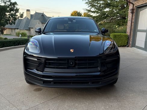 Used 2023 Porsche Macan image 12