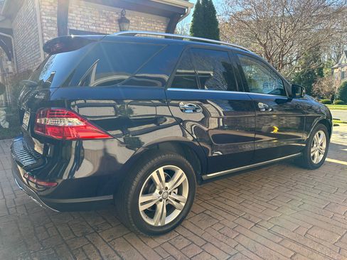 Used 2013 Mercedes-Benz ML 350 ML 350 4MATIC Sport Utility 4D image 1