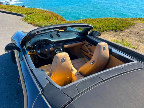 Used 2014 Porsche 911 Carrera S image 4