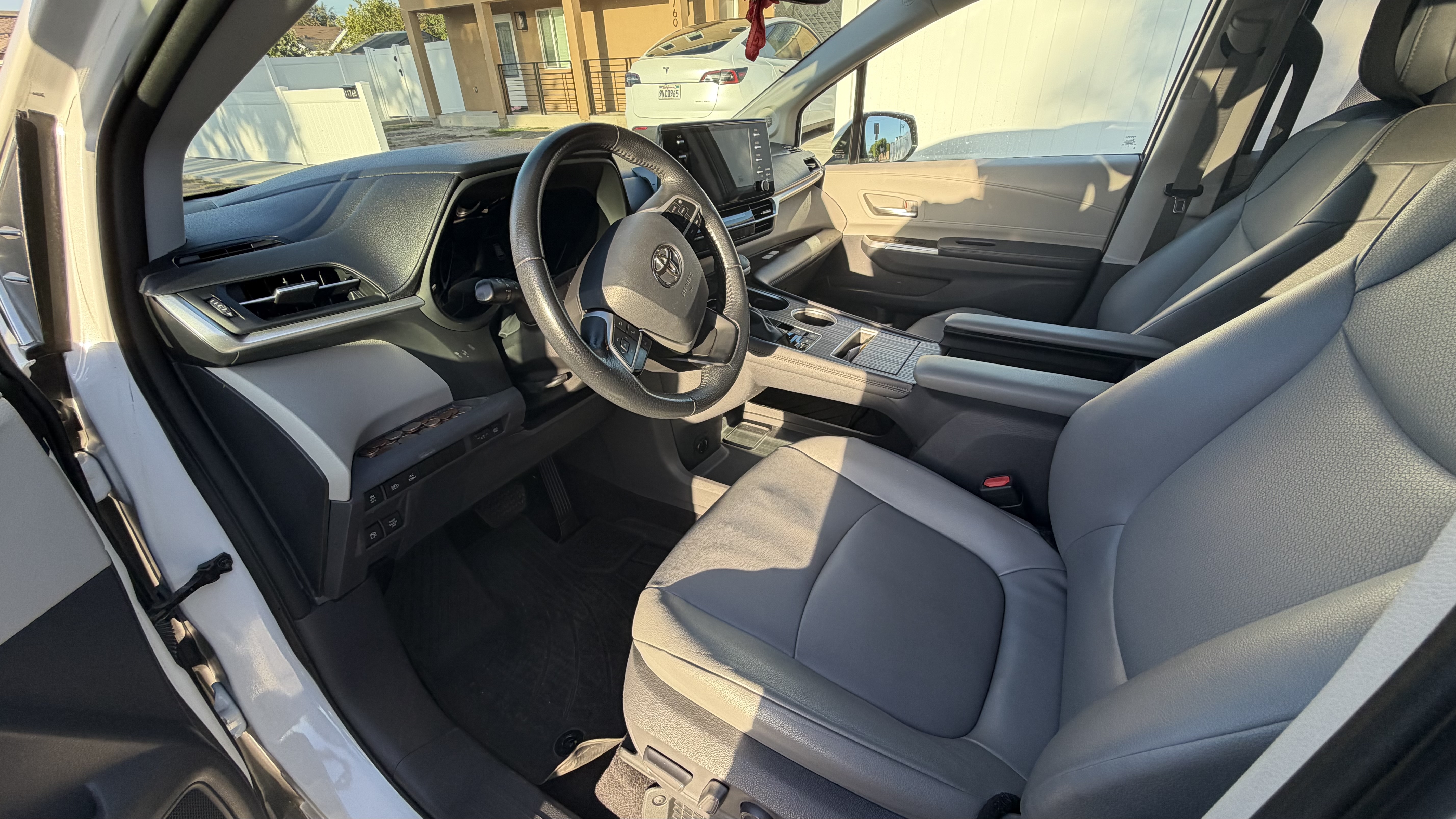 Used 2021 Toyota Sienna XLE w/ XLE Plus Package FWD image 10
