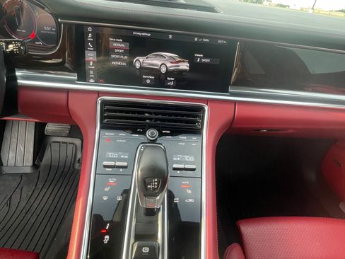 Used 2019 Porsche Panamera 4 image 15