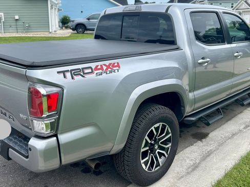 Used 2021 Toyota Tacoma TRD Sport image 6